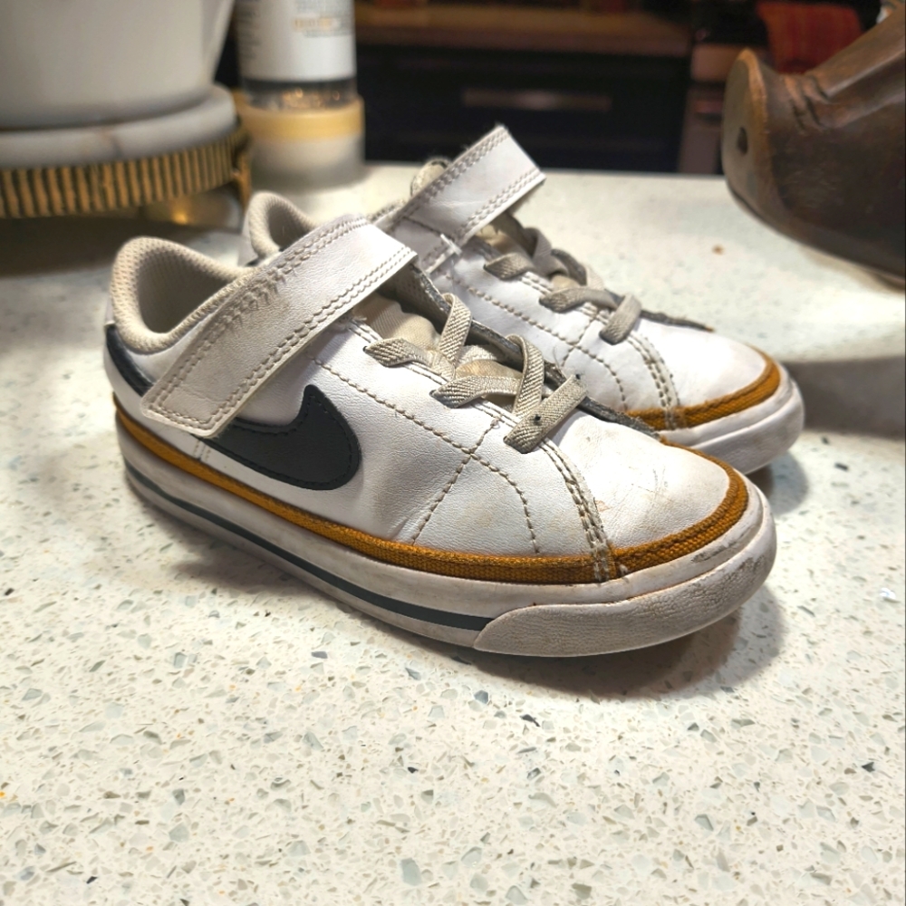 Nike Kids White and Black Sneakers - US 9C